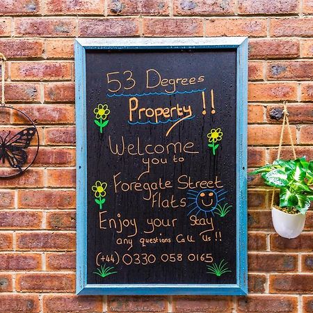 Stylish Chester City Centre Apartment By 53 Degrees Property, Ideal For Couples & Business Professionals - Sleeps 4 Exterior photo