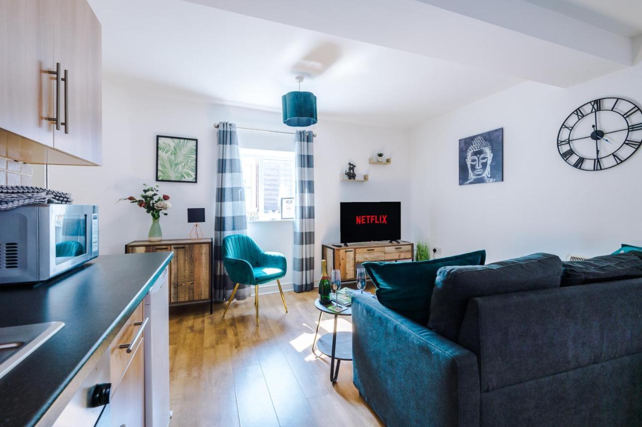 Stylish Chester City Centre Apartment By 53 Degrees Property, Ideal For Couples & Business Professionals - Sleeps 4 Exterior photo